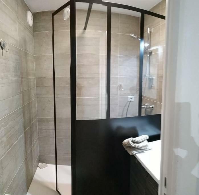 Au Coeur De Port Frejus - T2 30 M² - Tout A Pied Luaran gambar